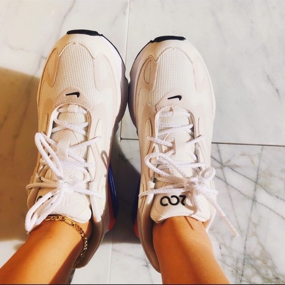 Air Max 200, multiple sizes available - Picture 6 of 9